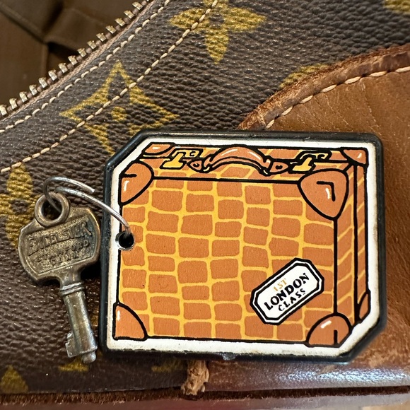 Vintage Louis Vuitton soft suitcase owned by Elwin L Smith circa 1970 - Picture 8 of 11